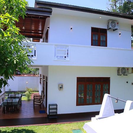 Aken Villa Hikkaduwa Exterior foto