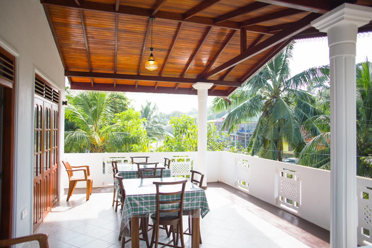 Aken Villa Hikkaduwa Exterior foto
