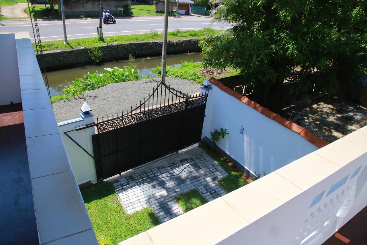 Aken Villa Hikkaduwa Exterior foto