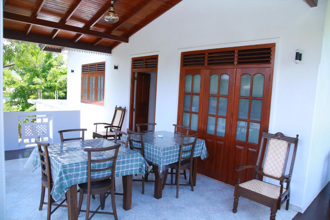 Aken Villa Hikkaduwa Exterior foto